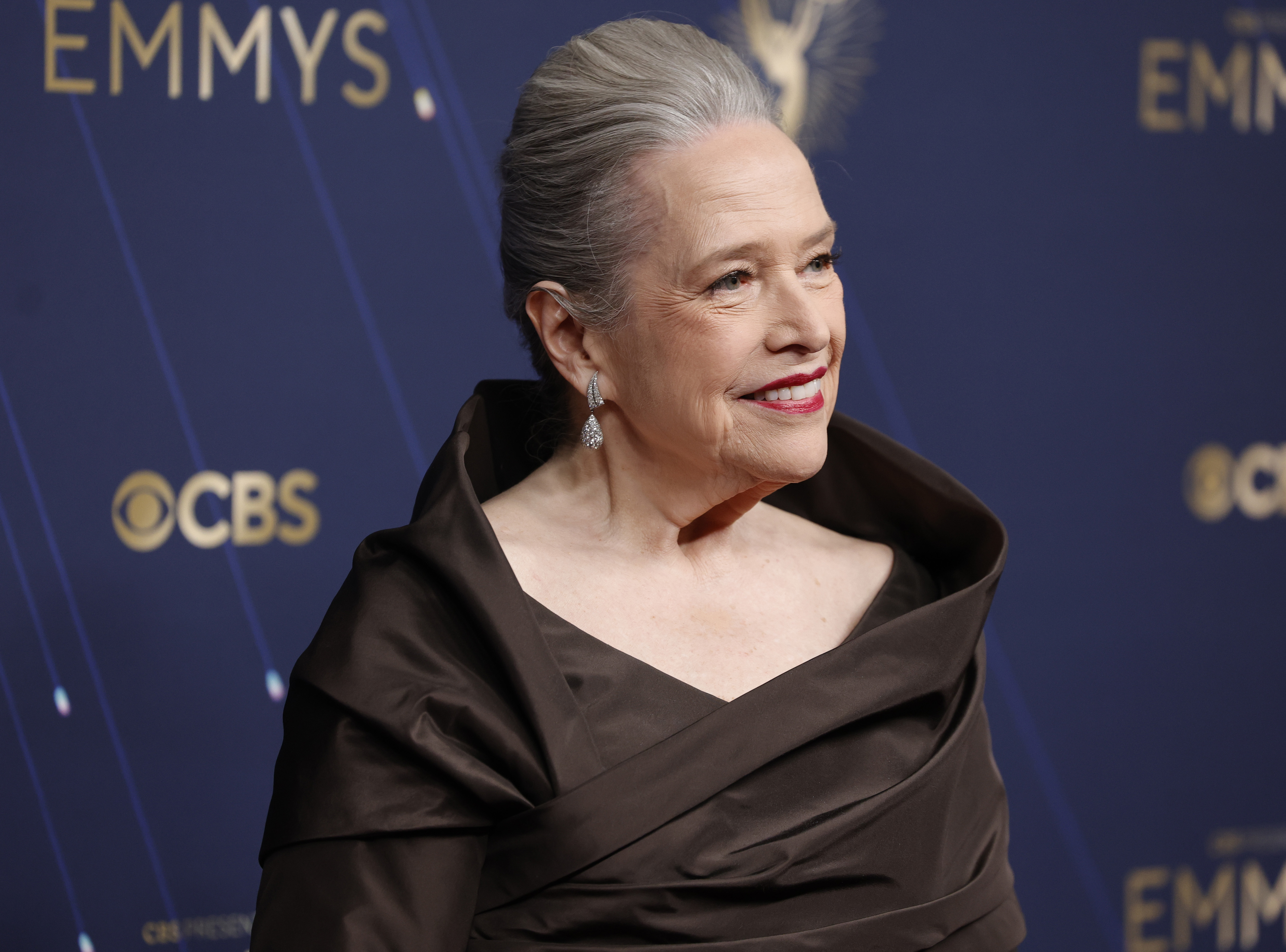 isa briones hair accessories at the emmys