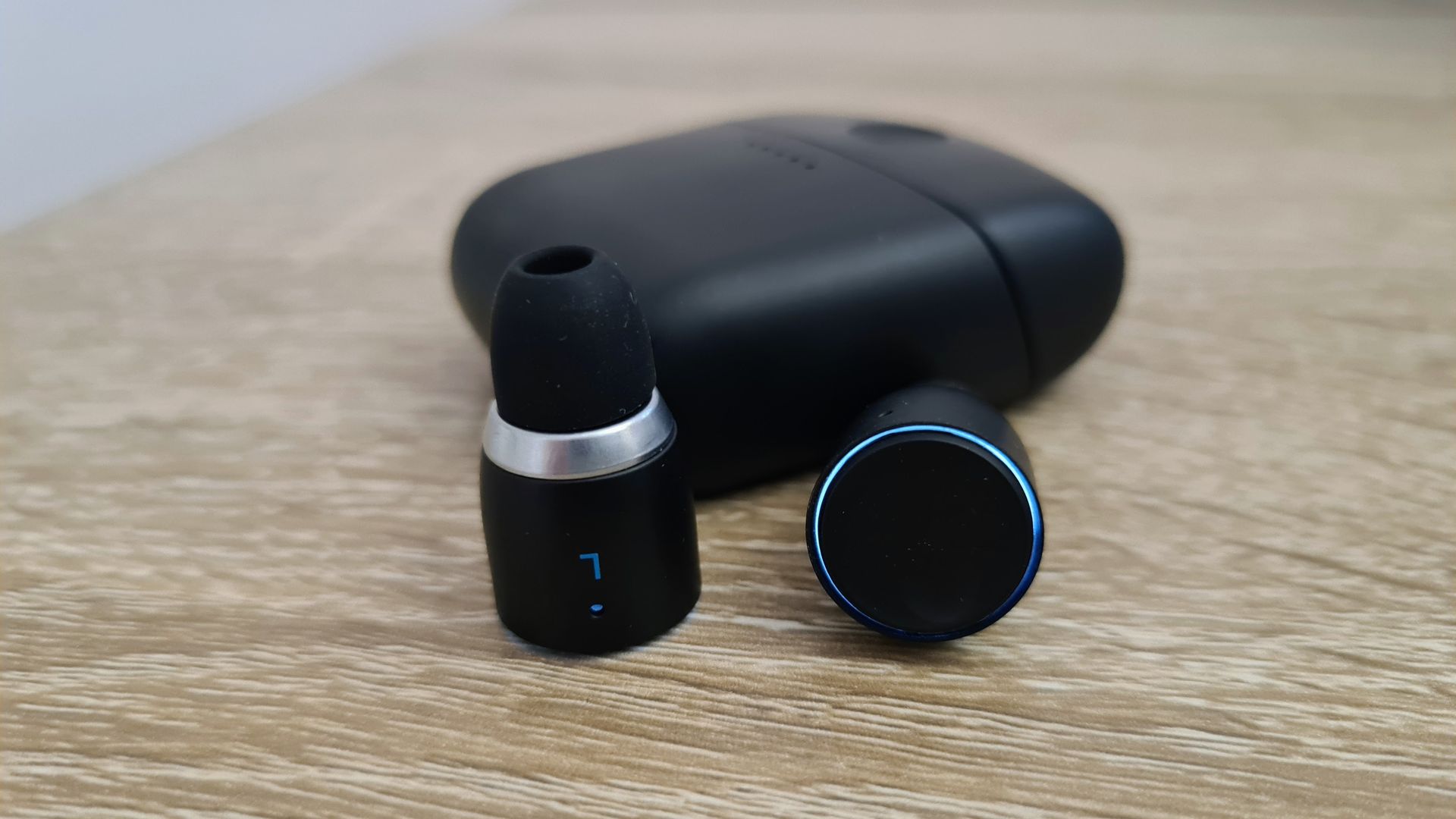 Cambridge Audio Melomania 1 Plus on a wooden desk