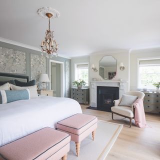 country house in Oxforshire decorated in pastel scheme