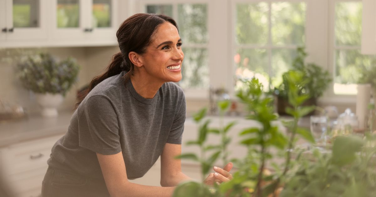 Die Crew von „With Love, Meghan“ spricht darüber, wie es wirklich ist ...