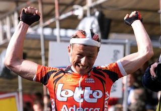 Andrei Tchmil wins the 2000 Tour of Flanders