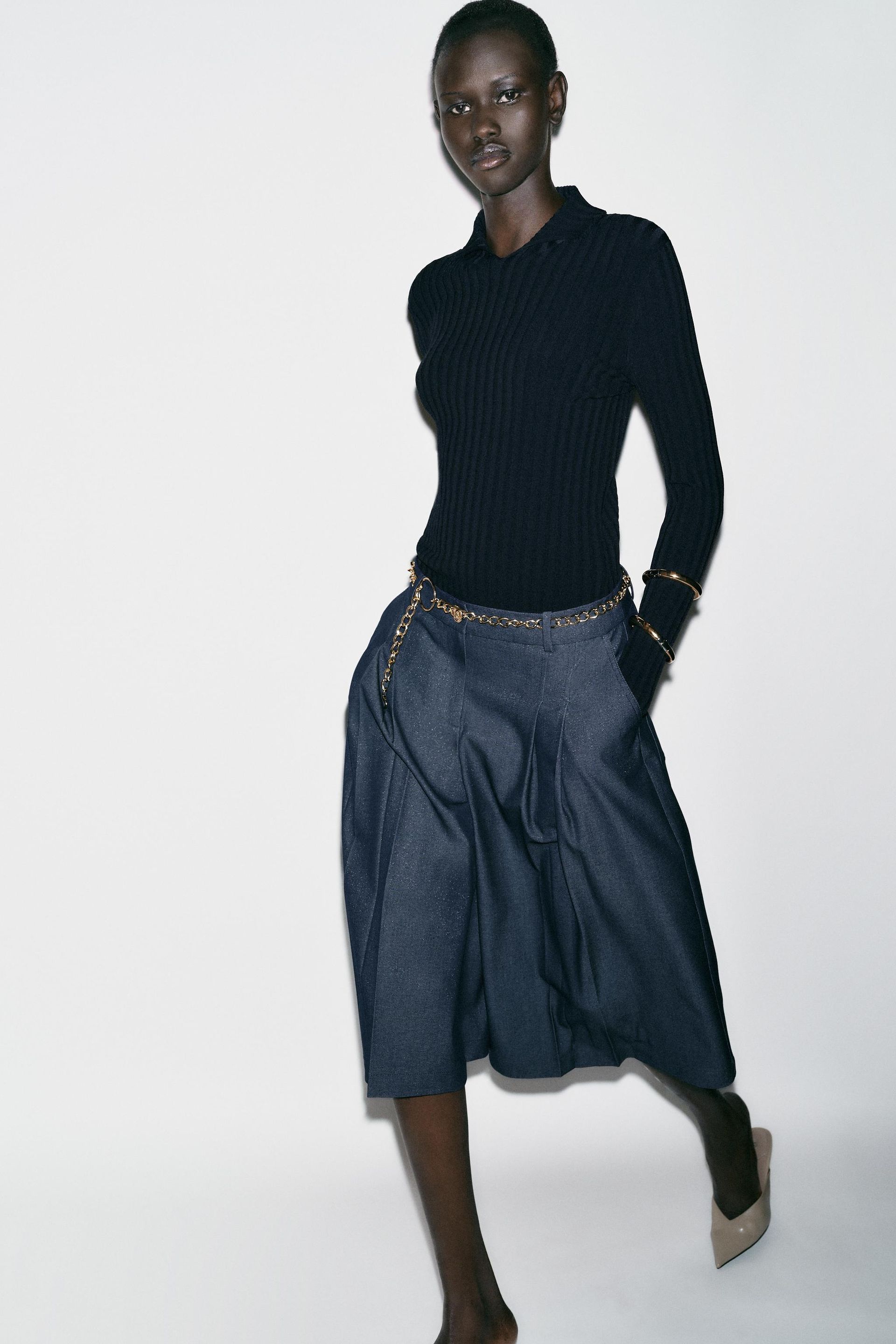 Belted Long Bermuda Shorts With Chain