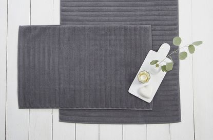 best bath mat: The White Company Hydrocotton Bath Mat