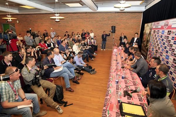 The room was packed for the pre-race press conference at the 2012 Giro d'Italia