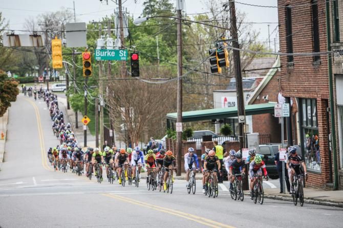 The field gets strung out again as it nears the KOM.