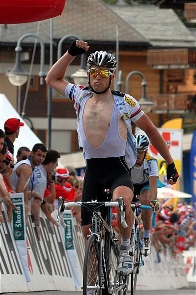 Kim Kirchen (High Road) punches the air.
