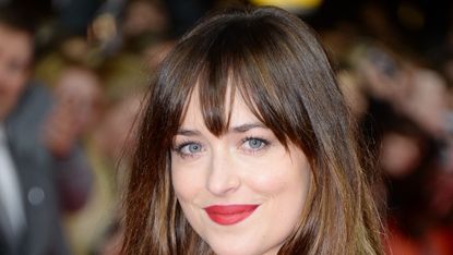 Hair, Hairstyle, Lip, Beauty, Long hair, Premiere, Layered hair, Brown hair, Bangs, Blond, 