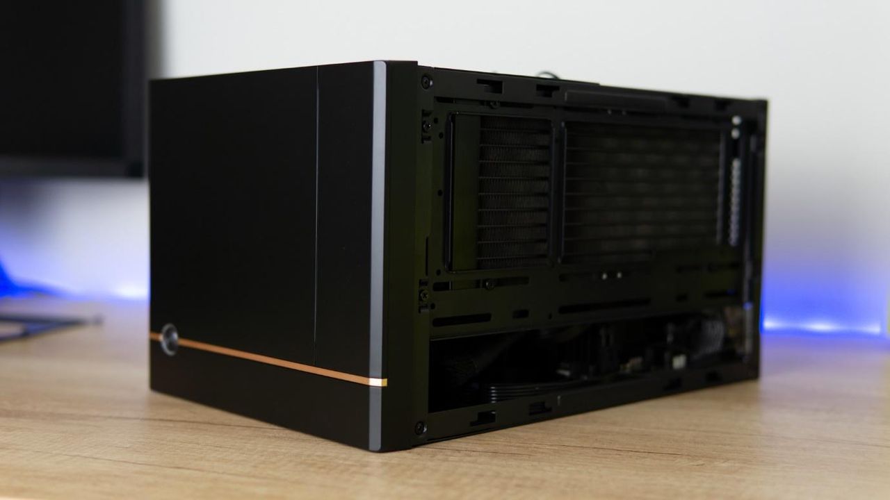 Silverstone Sugo 14