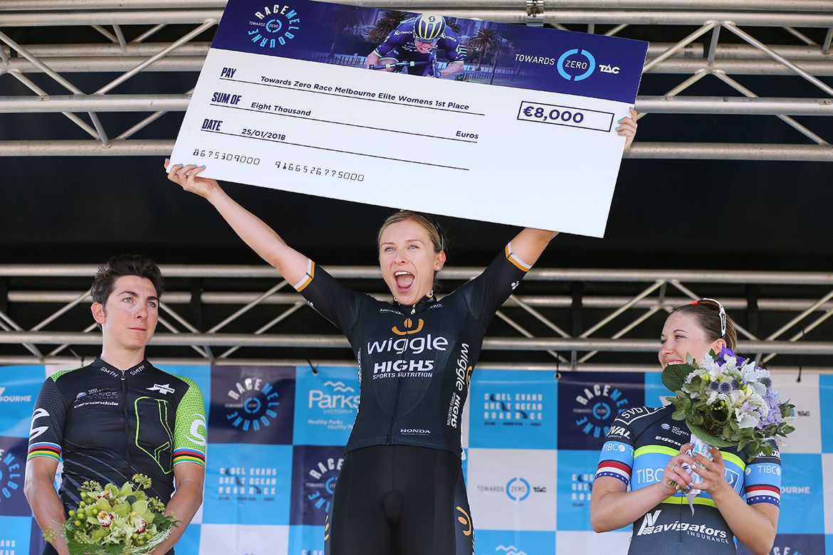 Annette Edmondson (Wiggle High5) with her winners check