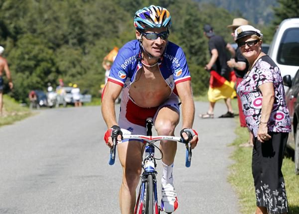 Thomas Voeckler (Bbox Bouygues Telecom) endures another hot day in France