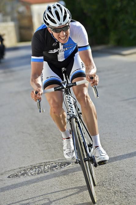 Sep Vanmarcke (Blanco) went on the attack in the finale