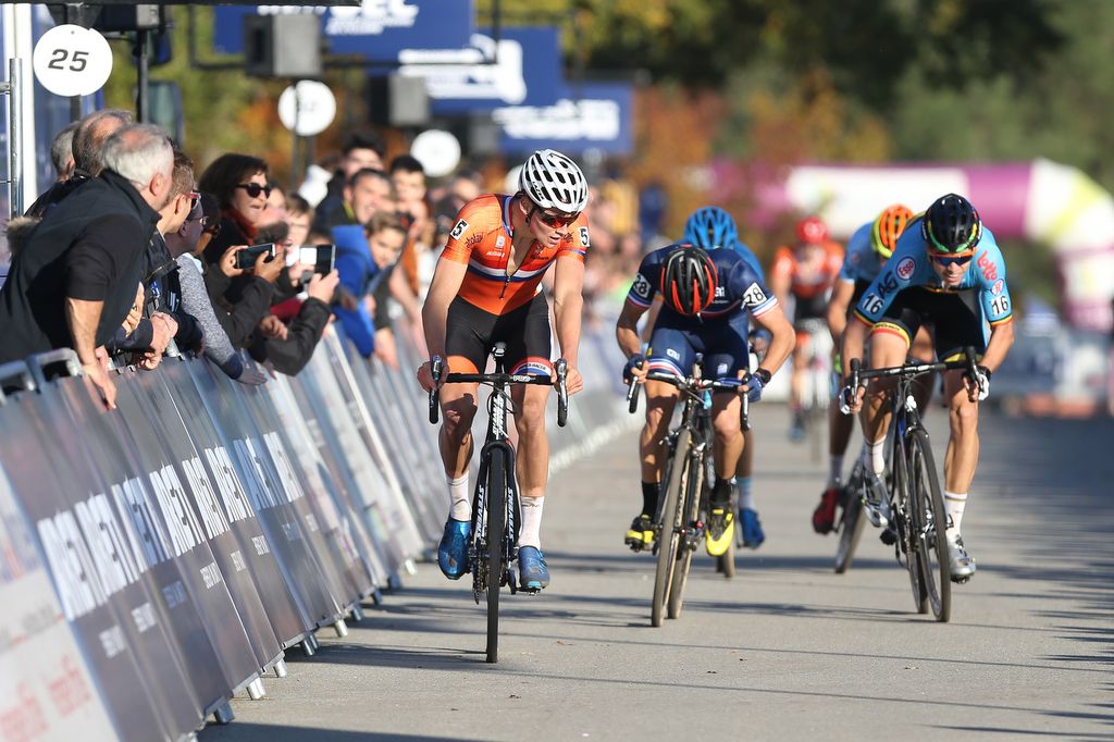 Mathieu Van Der Poel (Netherlands) did enough to secure silver before the sprint
