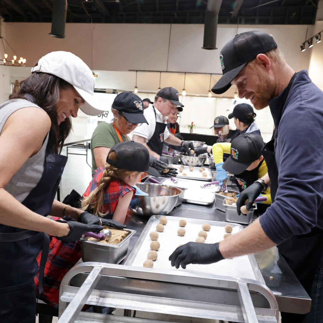 Meghan Markle and Prince Harry volunteering