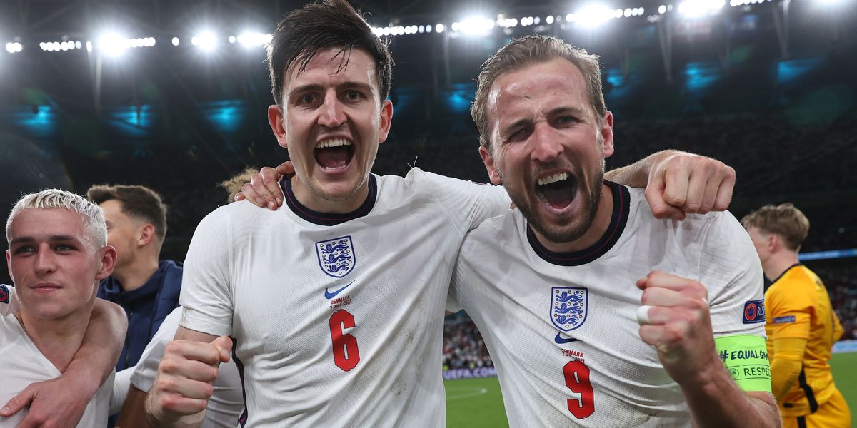 Harrys Macguire (6) and Kane (9) celebrate after England beat Denmark in the Euro 2020 semifinals.