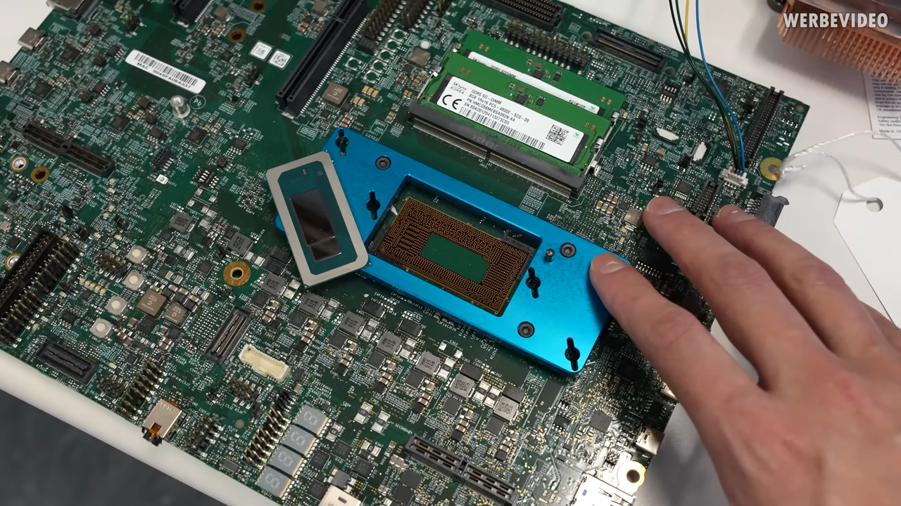 Core i9-13900HK 5.8GHz OC w/ RoC