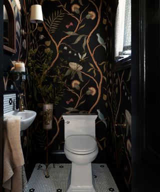 Dark bathroom wallpaper