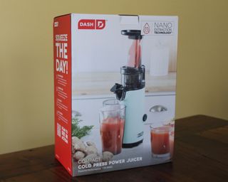 Dash Compact Cold Press Power Juicer (Aqua)