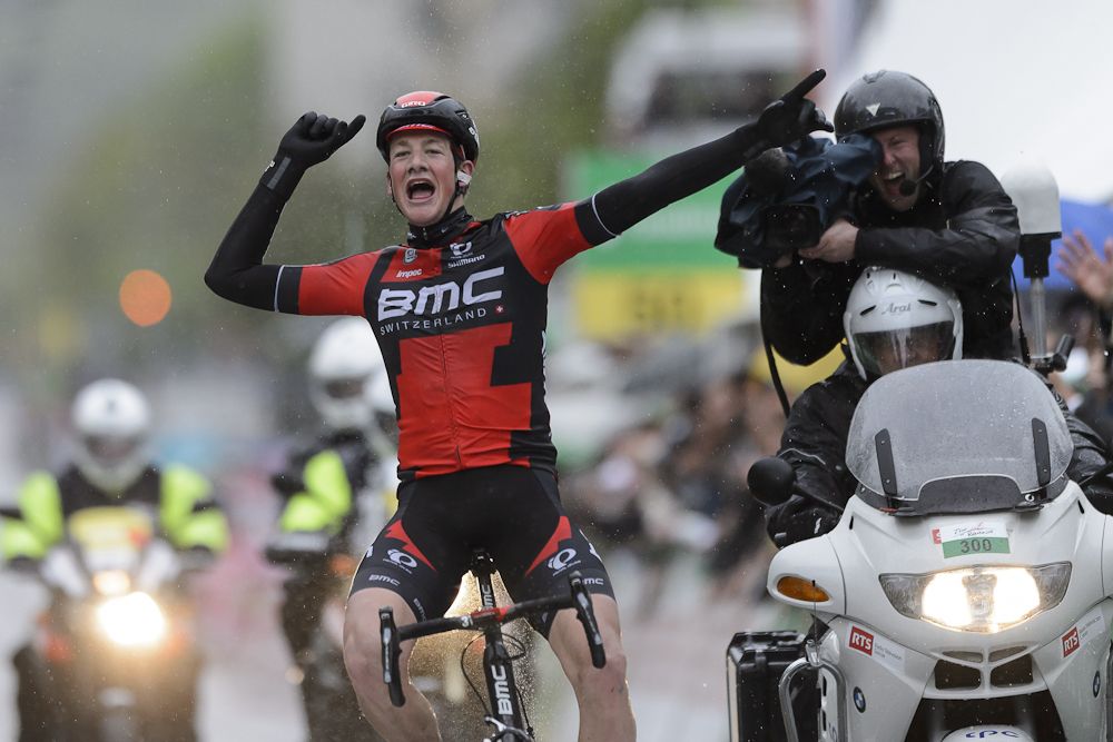 Stefan K&uuml;ng takes the stage 4 win in Romandie.