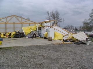tornado-ef0-shed-110425-02