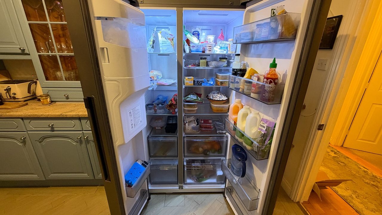 Samsung Bespoke AI Side-by-side refrigerator Family Hub 9 inch