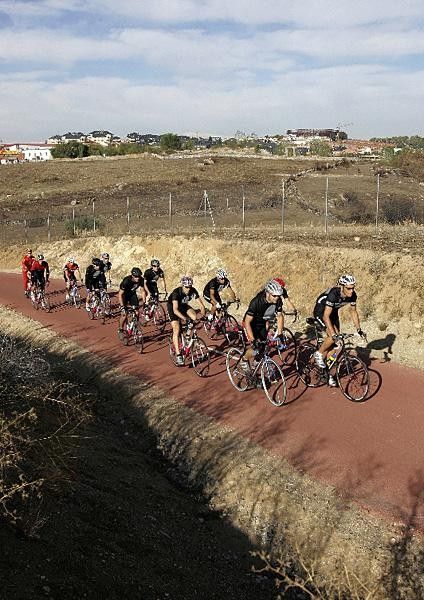 The TCR launch ride rolls out along the incredible cycle path that surrounds Madrid