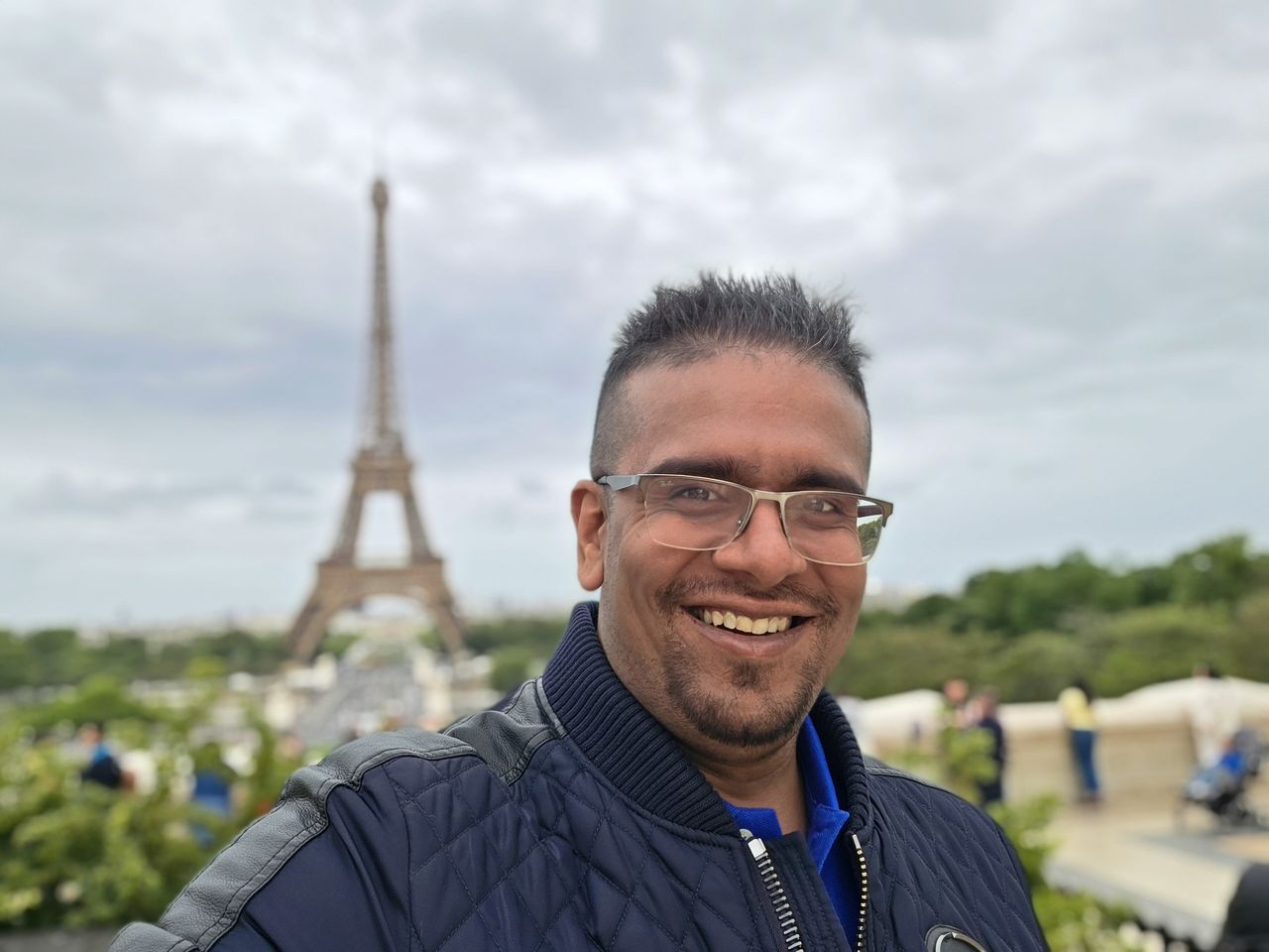 Portrait mode selfie photo with blur captured on the Galaxy S25 Edge
