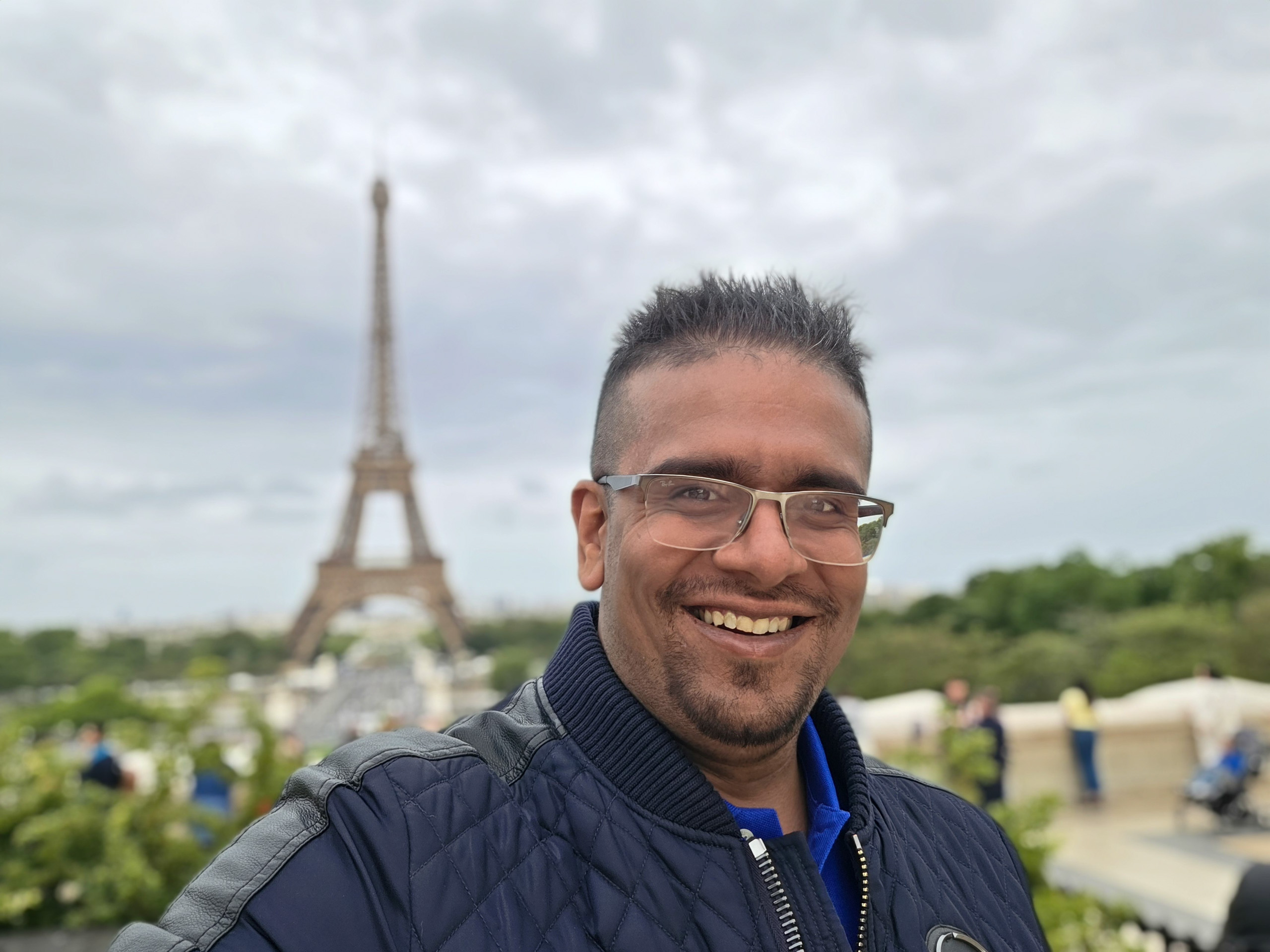 Portrait mode selfie photo with blur captured on the Galaxy S25 Edge