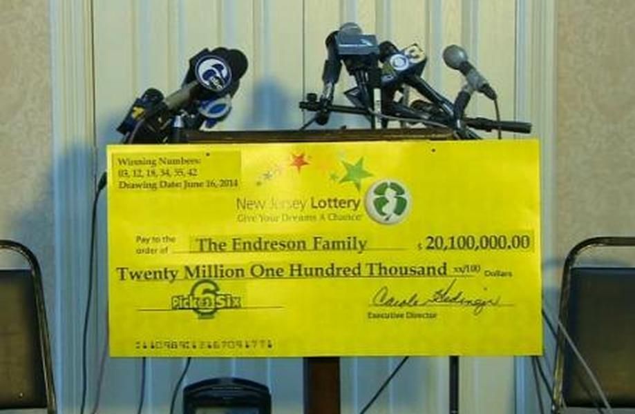 Lucky siblings &amp;amp;mdash; all 17 of them &amp;amp;mdash; win $20 million jackpot