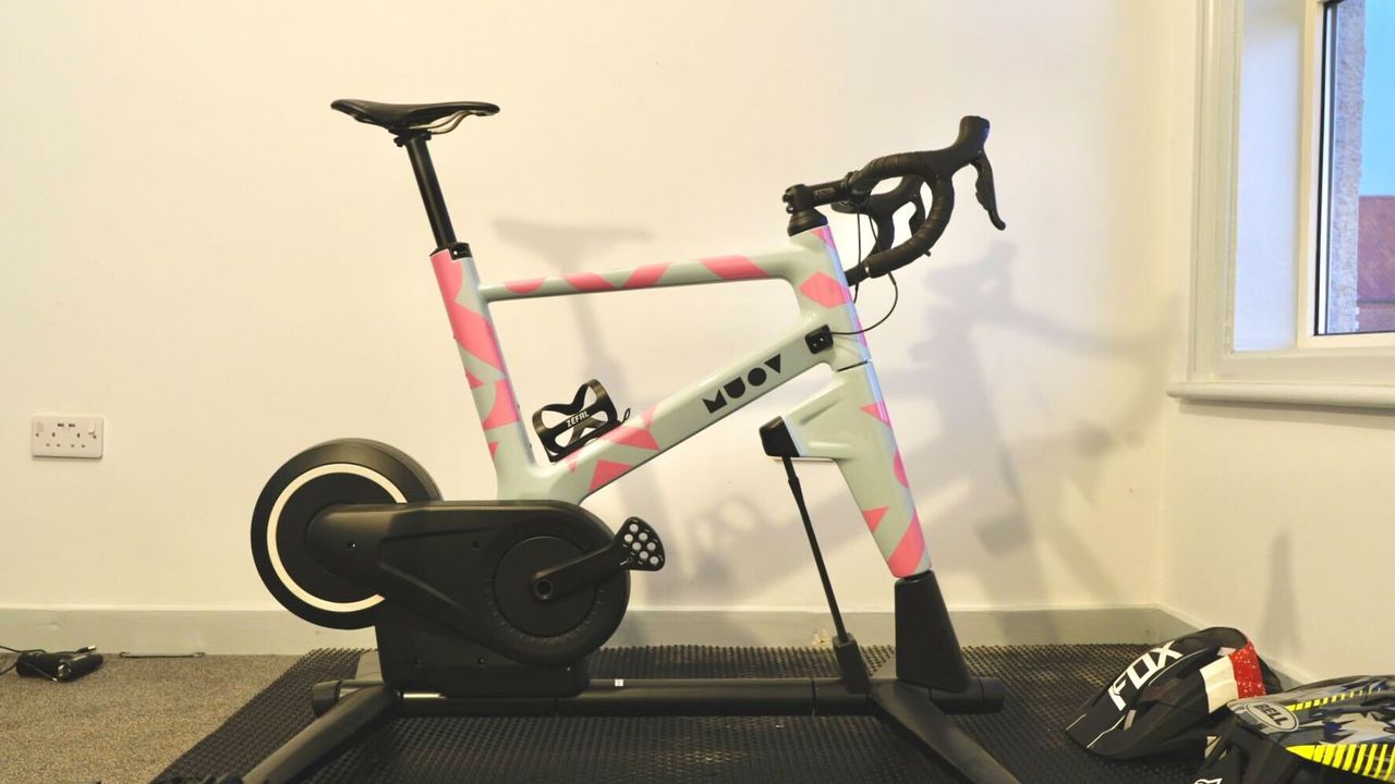 Various close ups of the Muov TiltBike