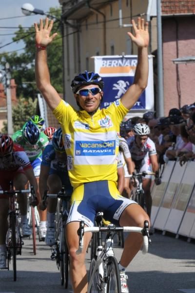 Romain Feillu (Vacansoleil) wins while leading the Tour de l'Ain.