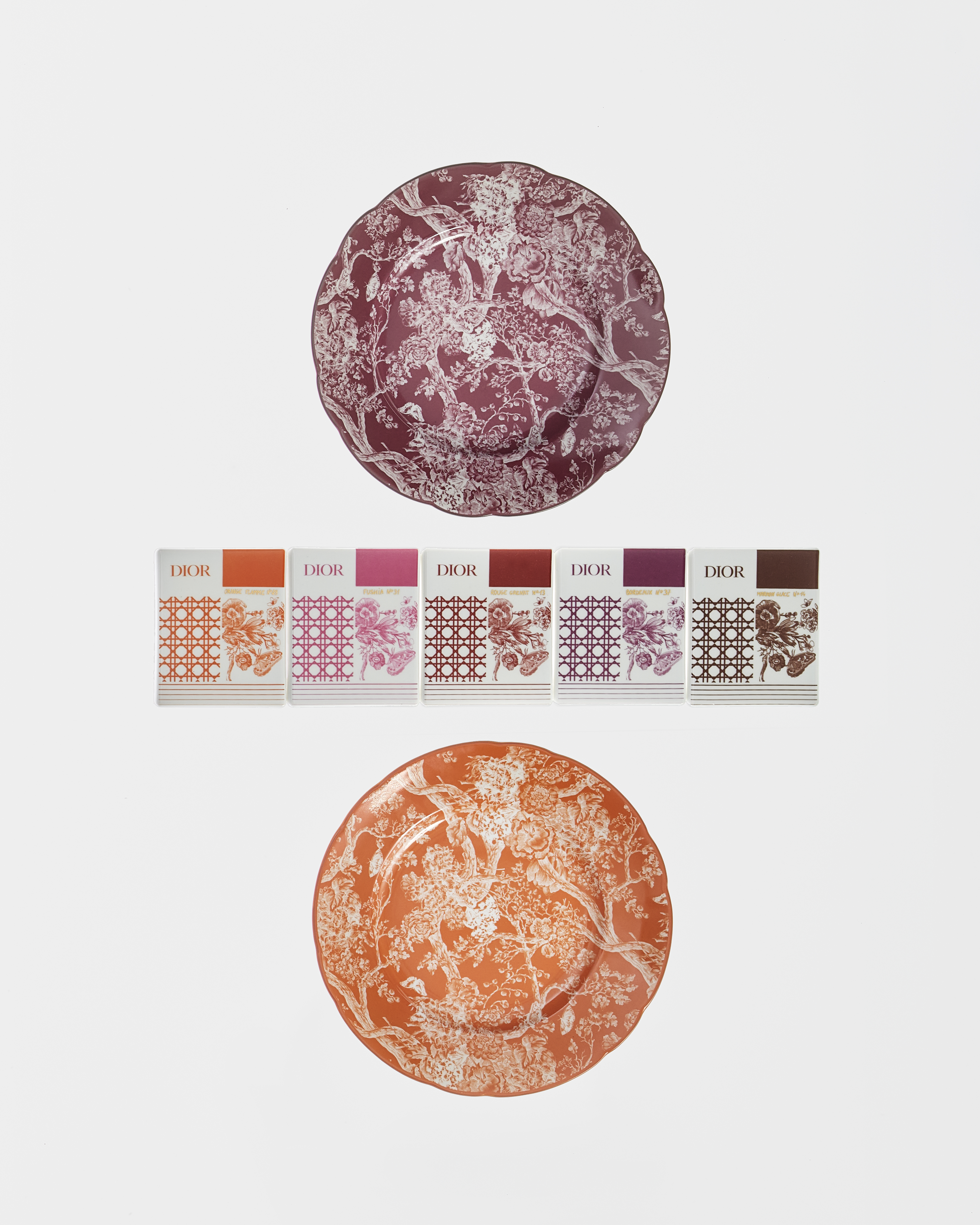 Porcelain plates with traditional prints in ulticoloured patterns