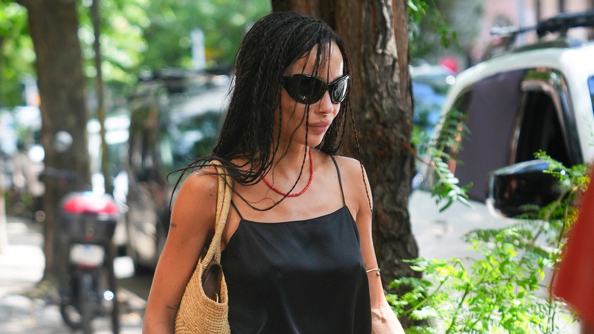 Before It's Time For Boots, These Are the Anti-Trend Closed-Toe Shoes It Girls Always Wear First