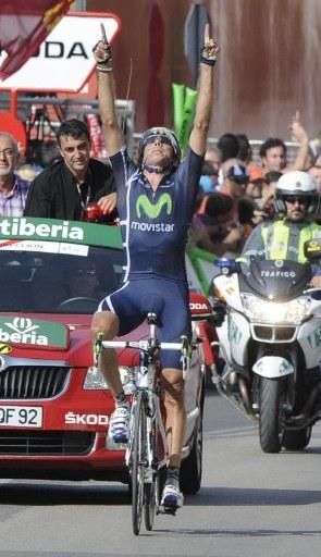 Lastras pointed to the sky to remember Xavier Tondo and Wouter Weylandt
