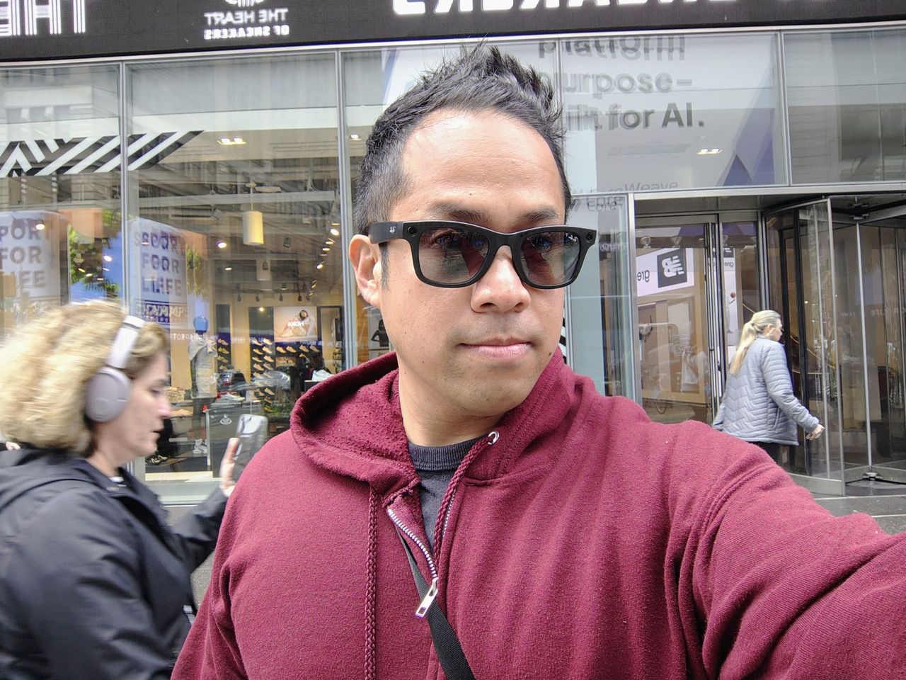 Motorola Razr Plus 2024 selfie sample.