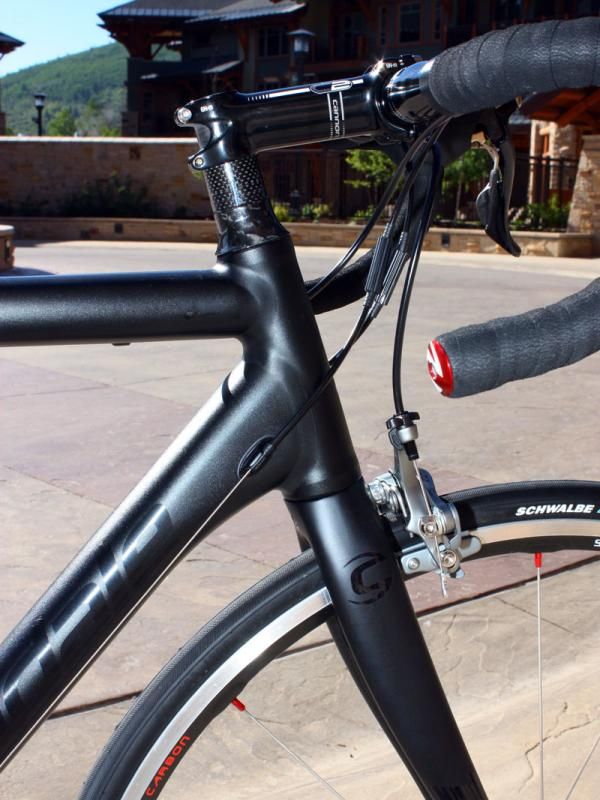 The newly tapered 1 1/8"-to-1 1/4" head tube on the CAAD10 is backed by a hydroformed down tube.