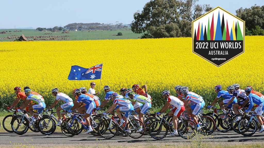 Cycling: Road World Championships 2010 / Men EliteIllustration Illustratie / Peleton Peloton / Ozzie Fans Supporter Public / Flowers Fleurs Bloemen / Landscape Paysage Landschap /Melbourne - Geelong ( 262,7 Km)/Road Race Men Elite / Course en Ligne Hommes Elite / Wegrit Mannen Elite / WC / Road World Championships / Championat du Monde Route / Wereldkampioenschappen Weg / UCI / (c) Tim De Waele