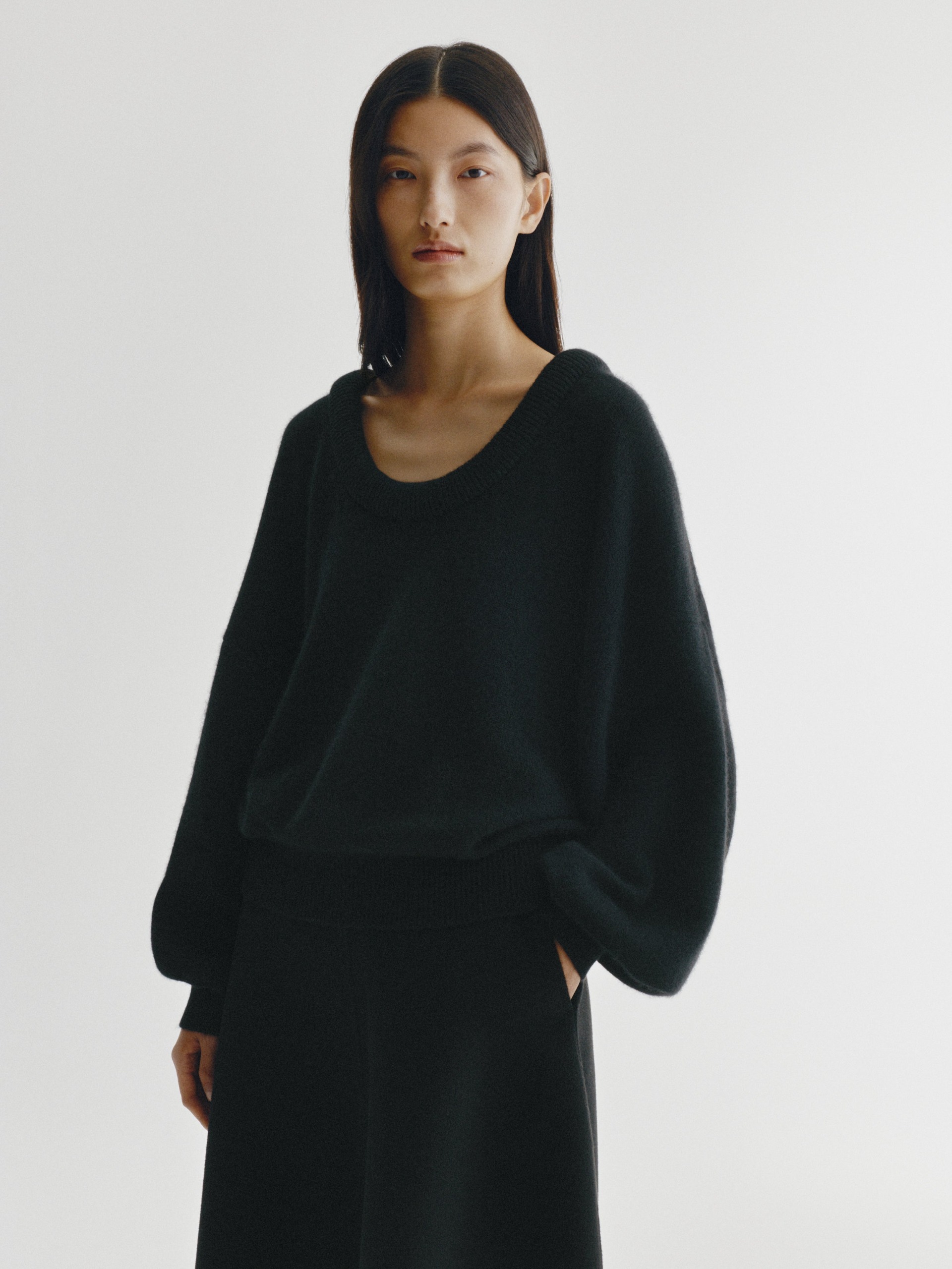 Doria Sweater Black | Cashmere | Lisa Yang