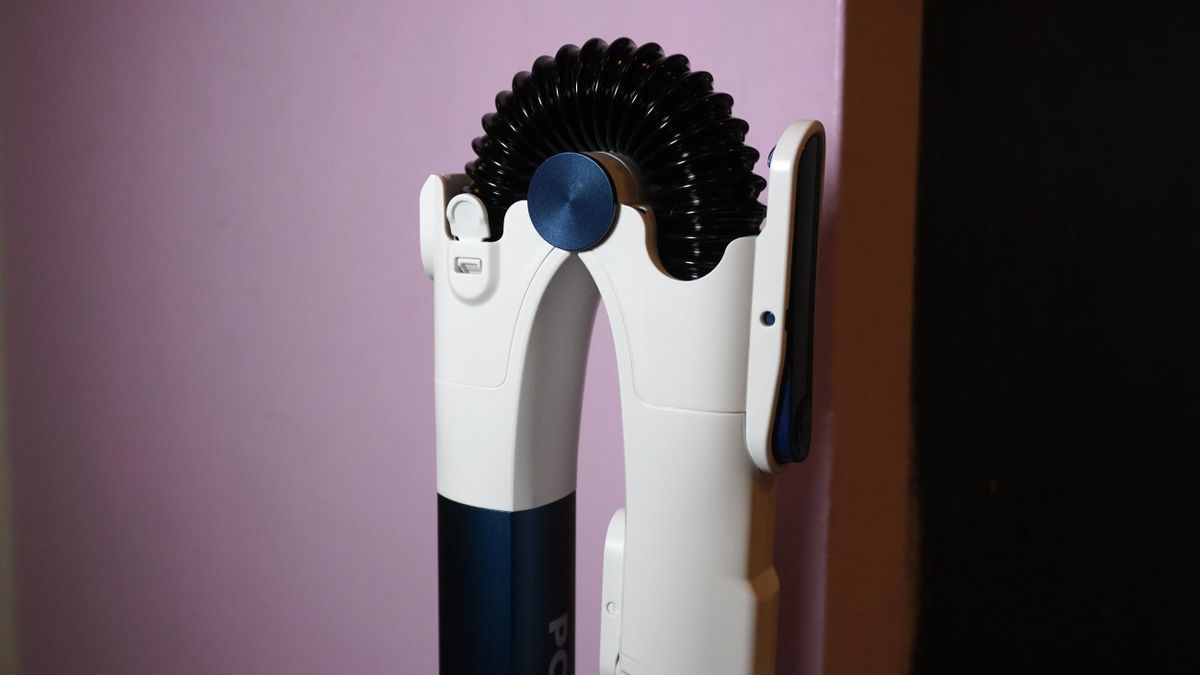 Shark PowerPro IZ380UK on test in a home