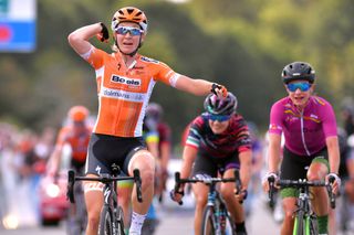 Amy Pieters (Boels Dolmans) takes the win