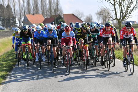 The Driedaagse De Panne peloton