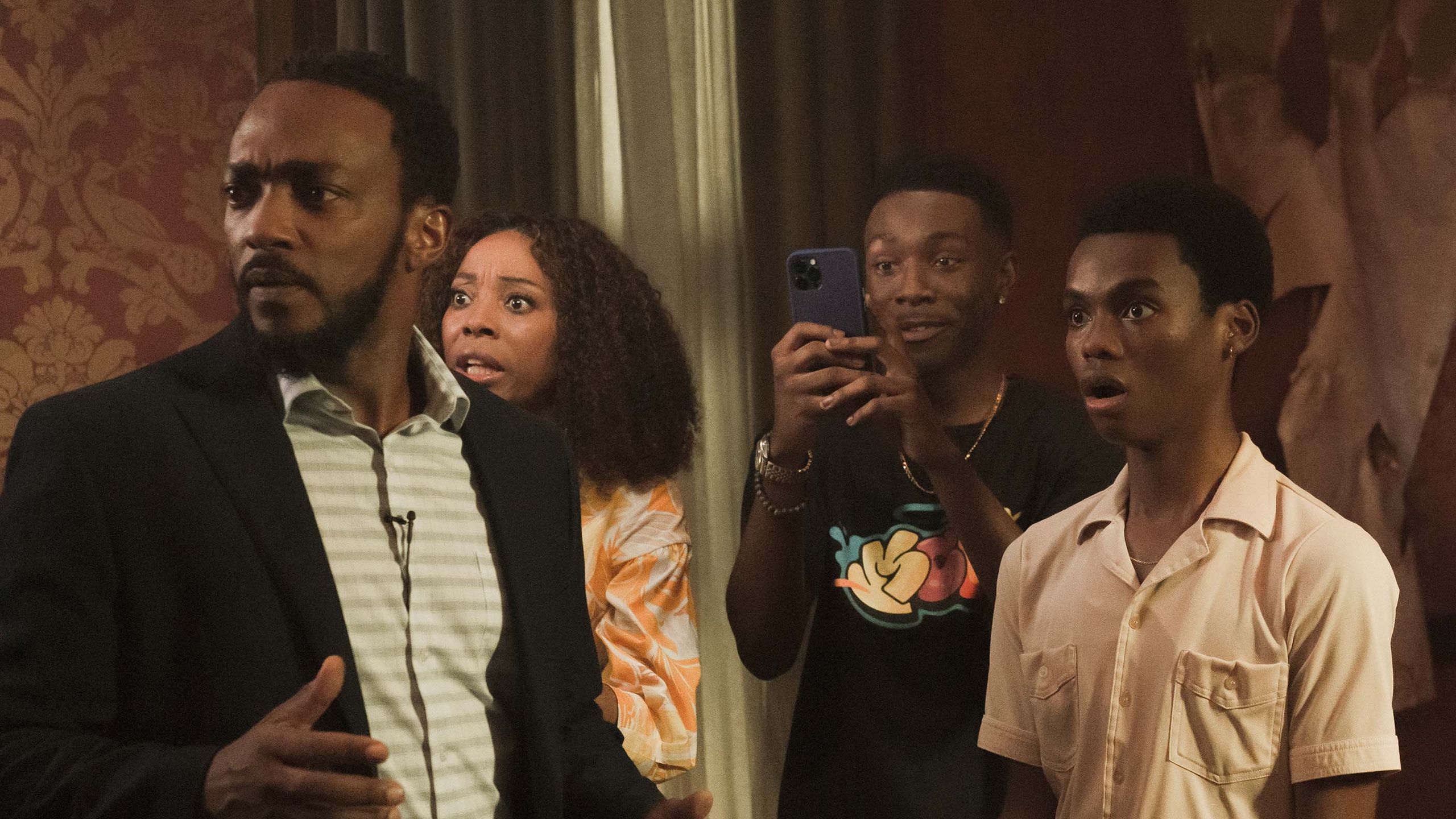 We Have a Ghost cast: who's who in the Netflix comedy horror | What to ...