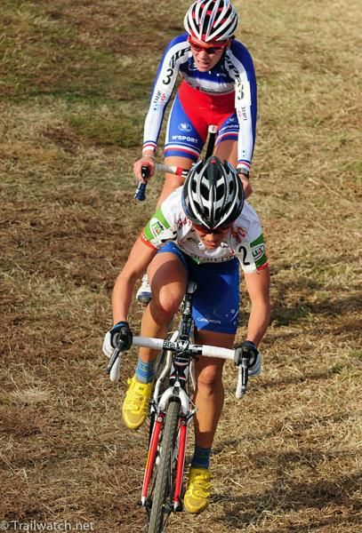 Katerina Nash (Luna Pro Team) wasted little time moving into second position