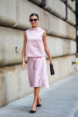 Powder pink outfit ideas: