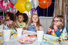 Kids party games illustrated by party images
