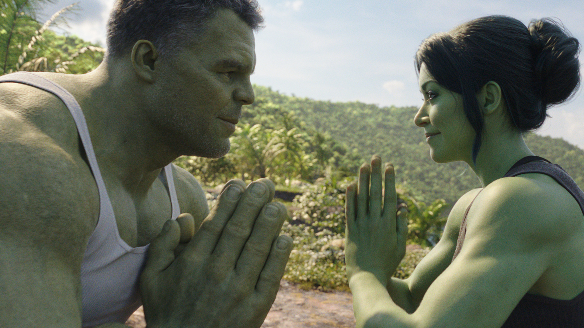 Hulk og She-Hulk øver yoga og meditation som en del av treningen sammen.