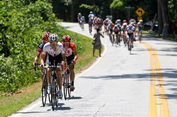 The chase group launches off the front of the field.