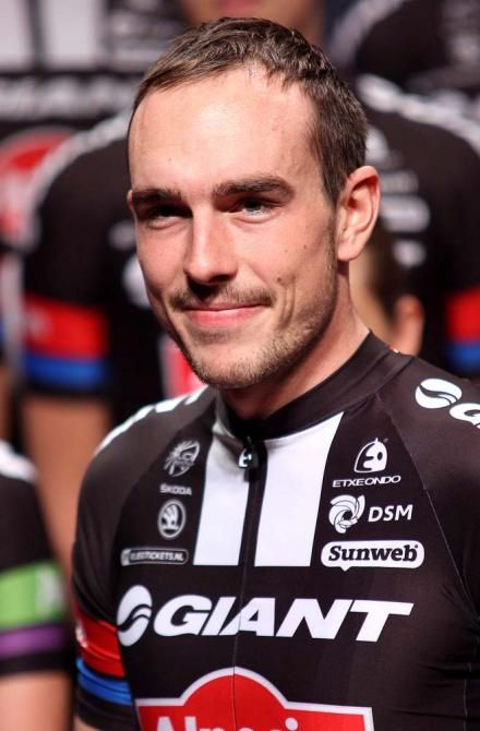 John Degekolb shows off the new Giant-Alpecin jersey