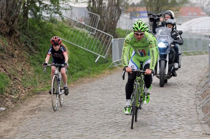 A young fan picks her moment before launching a killer attack on Peter Sagan