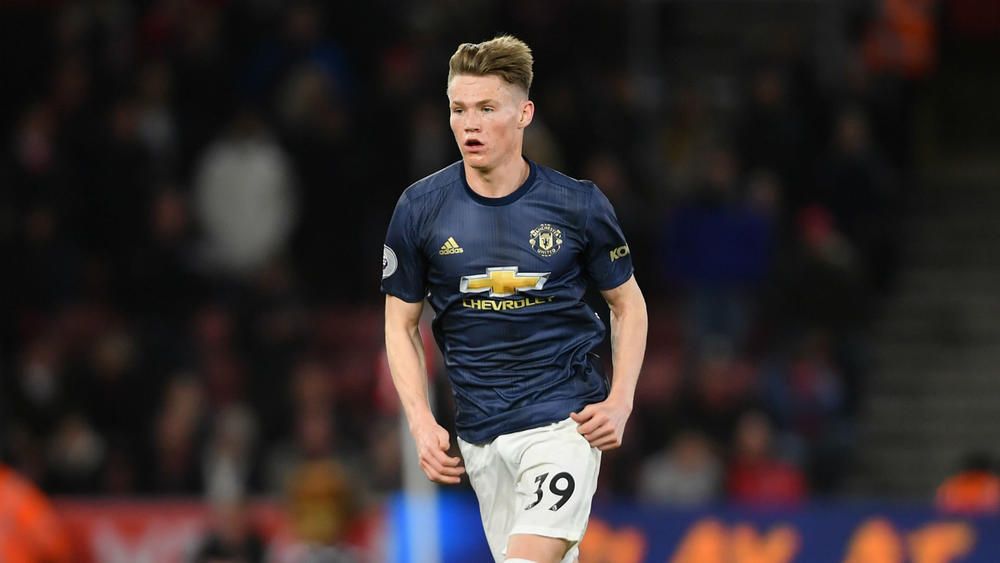 Mctominay Signs New Manchester United Contract Fourfourtwo