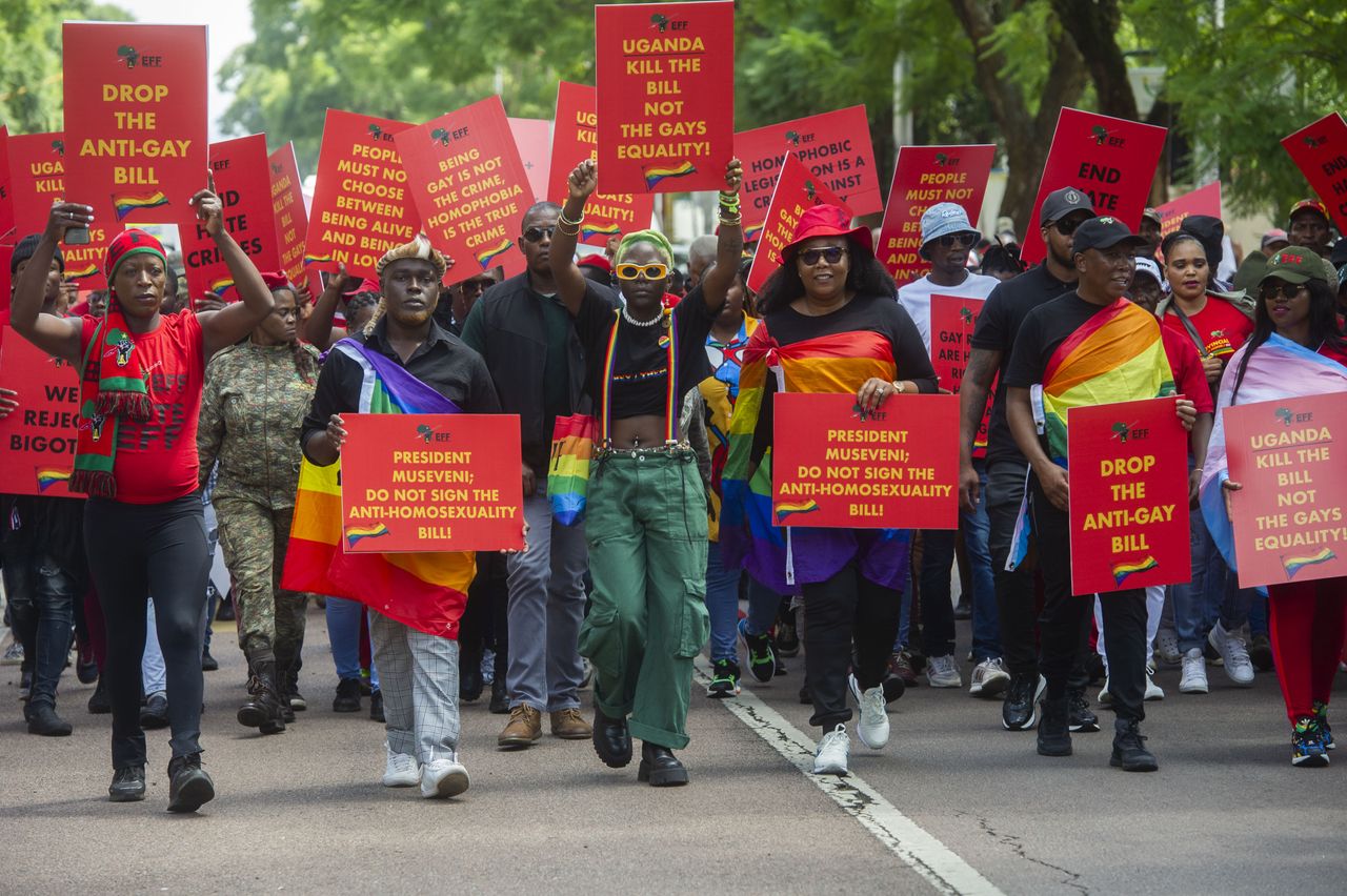 Protesters against Uganda&amp;#039;s anti-homosexuality bill 